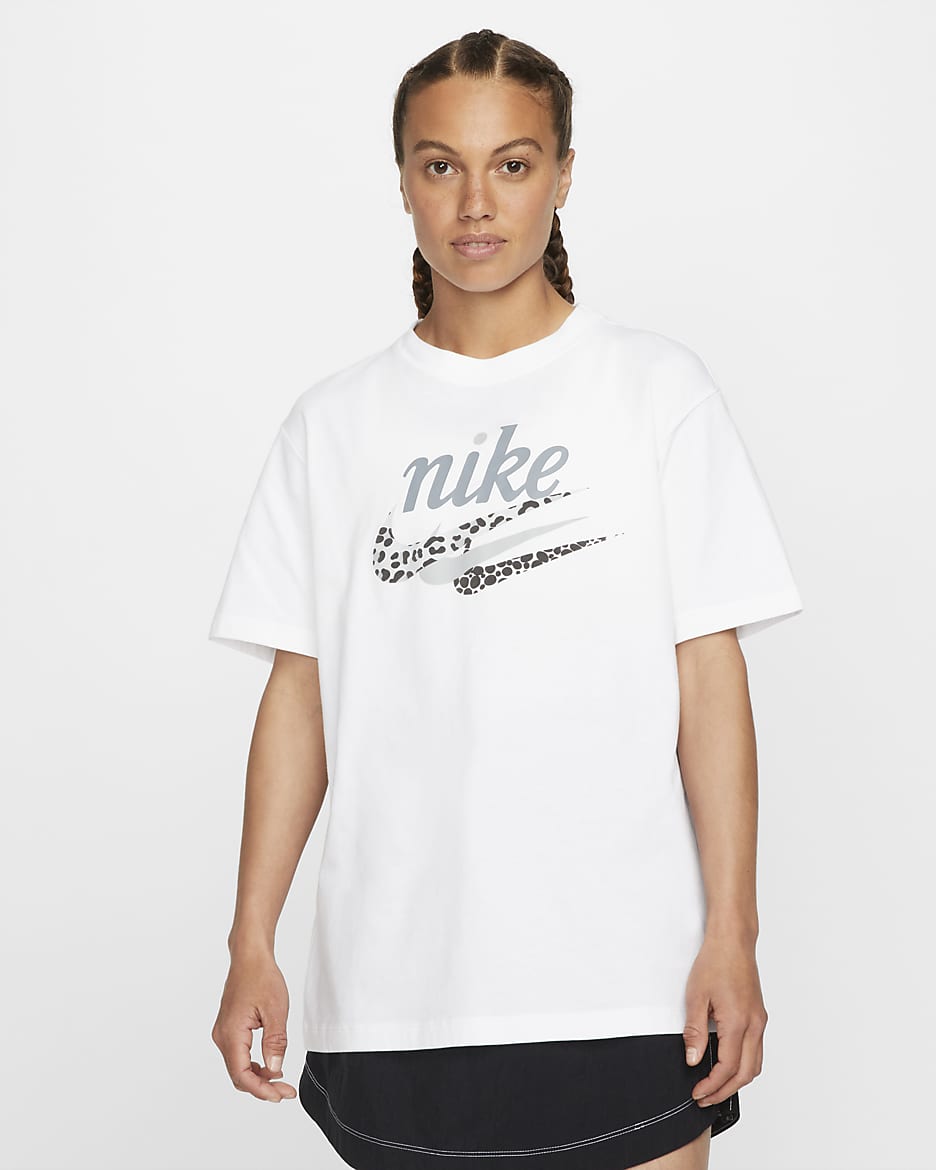 新作【NIKE】 Sportswear Essentials Womens Tee Nike Sportswear Essentials Women's T-Shirt. Nike.com